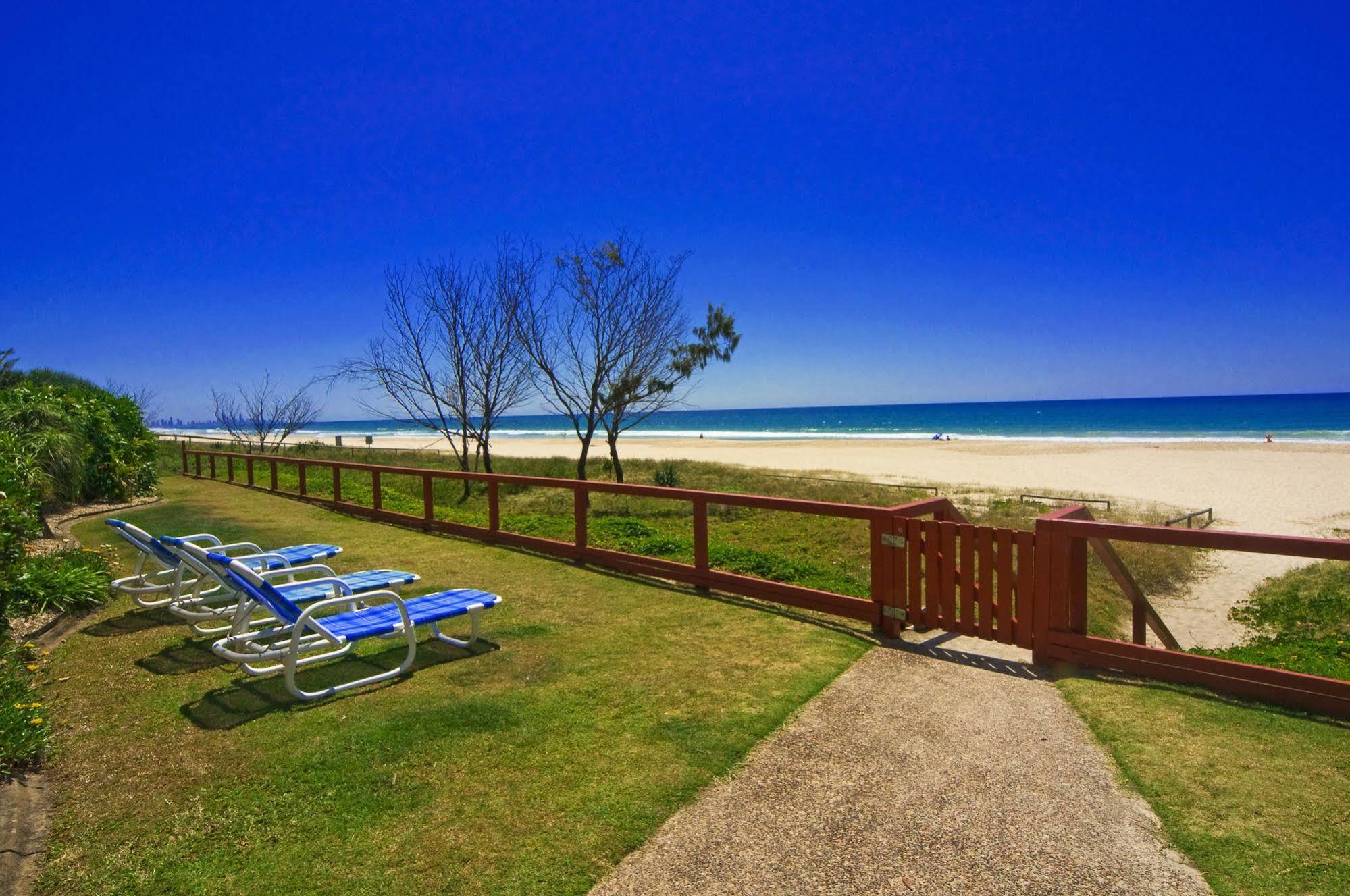 Pelican Sands Beach Resort Gold Coast Exterior foto